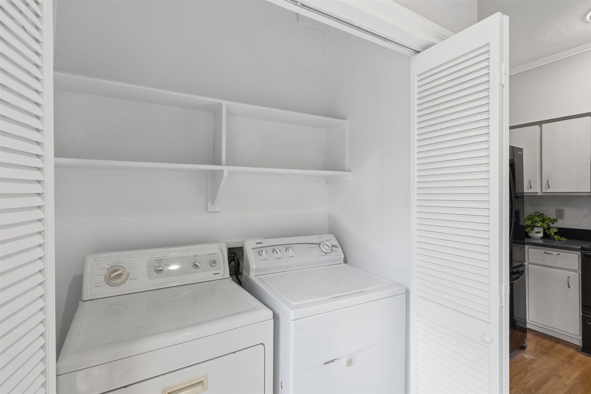 701 Bering Drive, #102, Houston, TX 77057 701 Bering Drive, #102, Houston, TX 77057