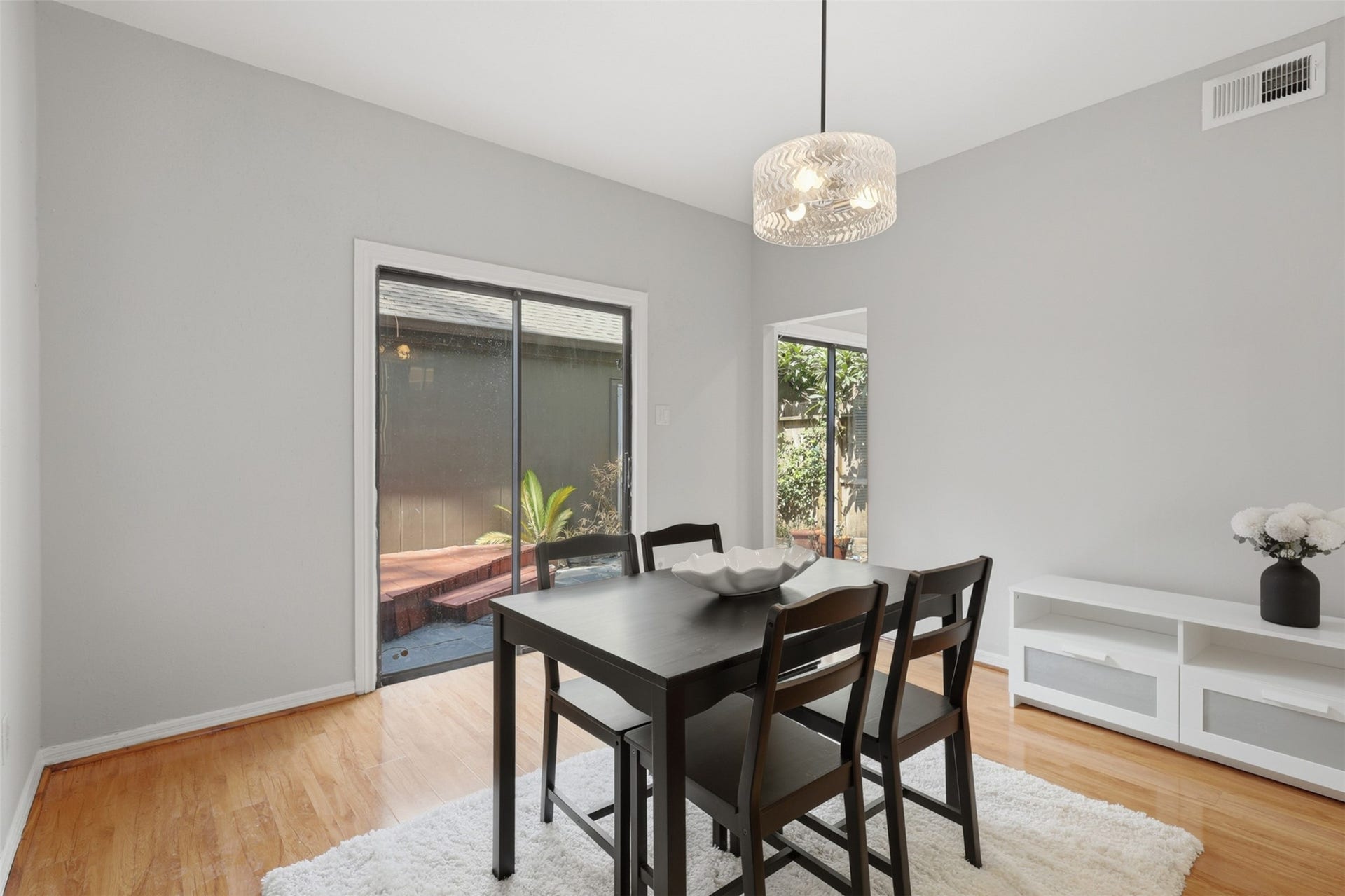 701 Bering Drive, #102, Houston, TX 77057 701 Bering Drive, #102, Houston, TX 77057