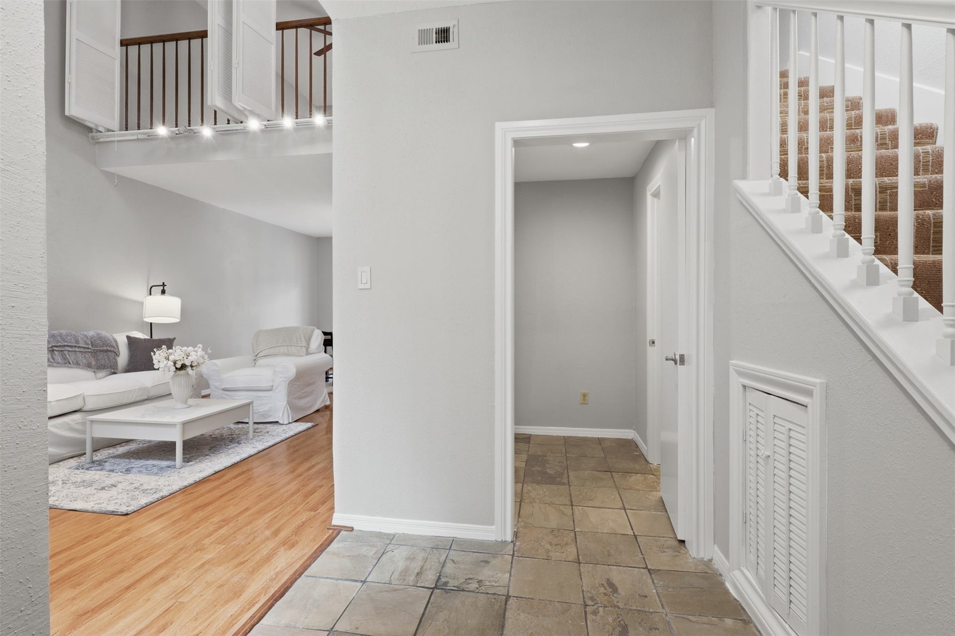 701 Bering Drive, #102, Houston, TX 77057 701 Bering Drive, #102, Houston, TX 77057