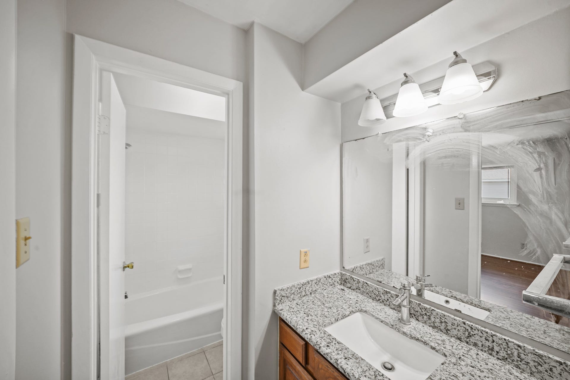 10814 Sugar Hill Drive, #B, Houston, TX 77042 10814 Sugar Hill Drive, #B, Houston, TX 77042