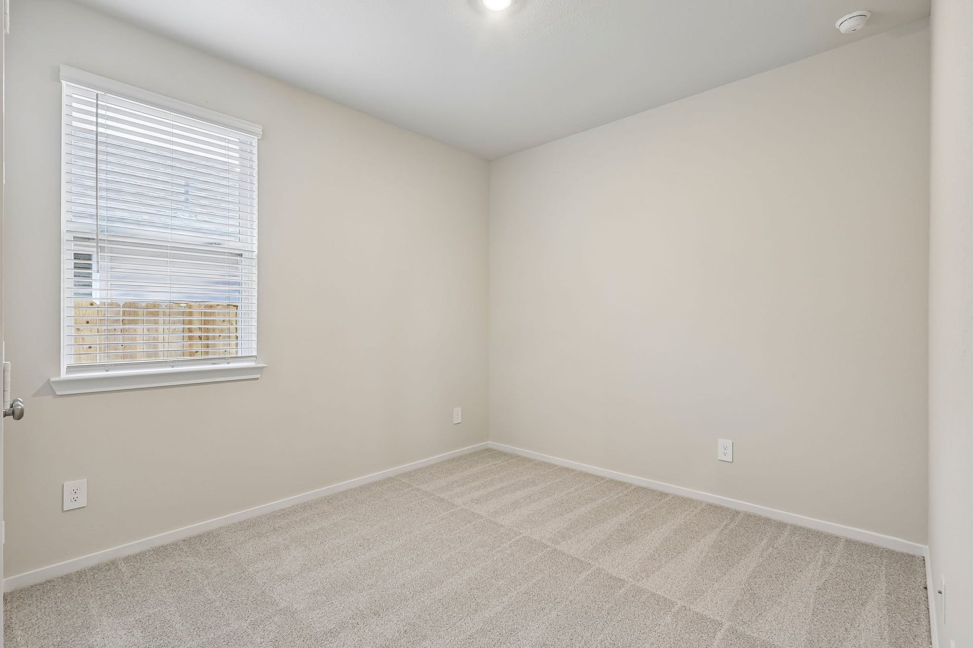 31019 Rova Boat Drive, Huffman, TX 77336 Image may not represent the exact property listed.