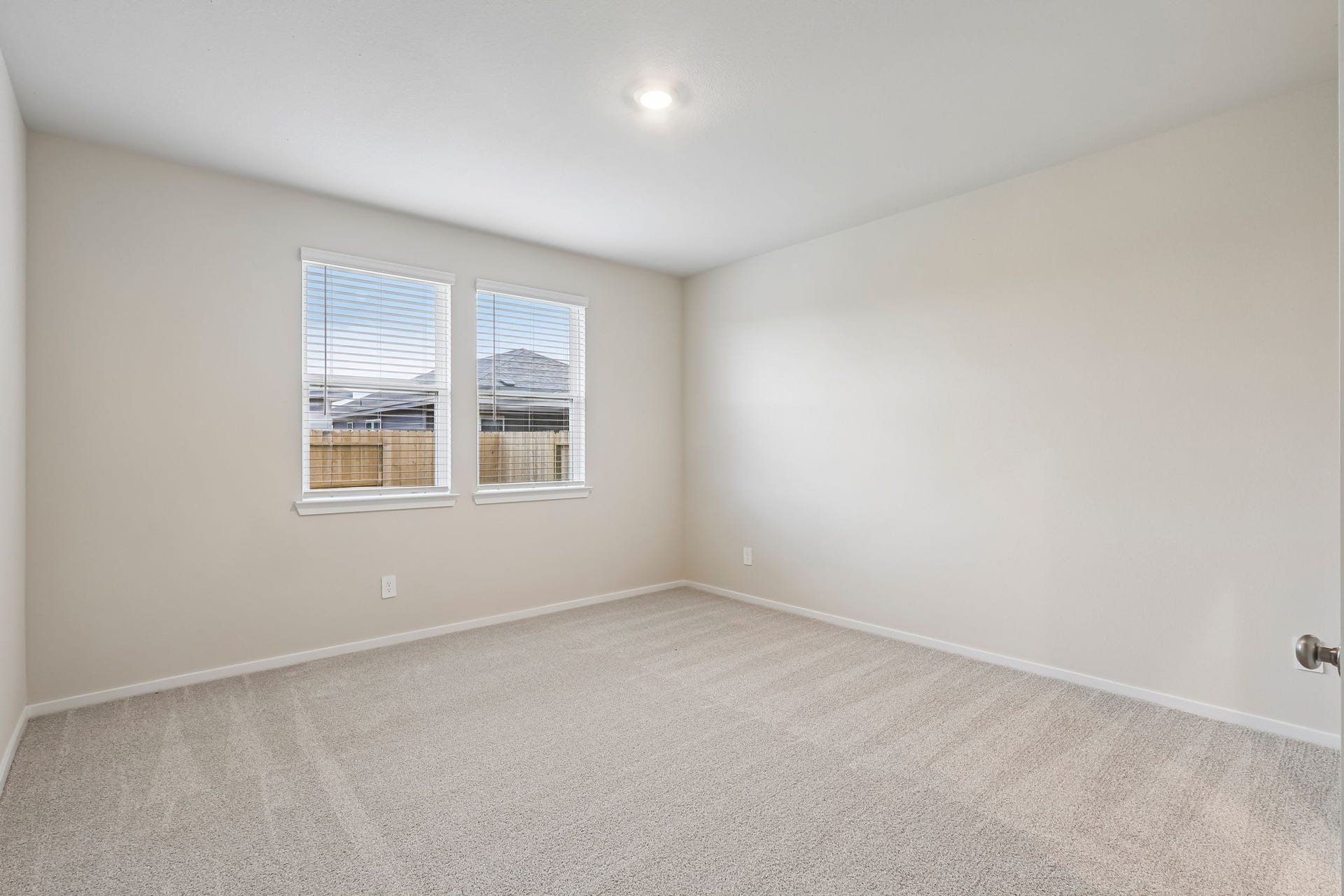 31019 Rova Boat Drive, Huffman, TX 77336 Image may not represent the exact property listed.