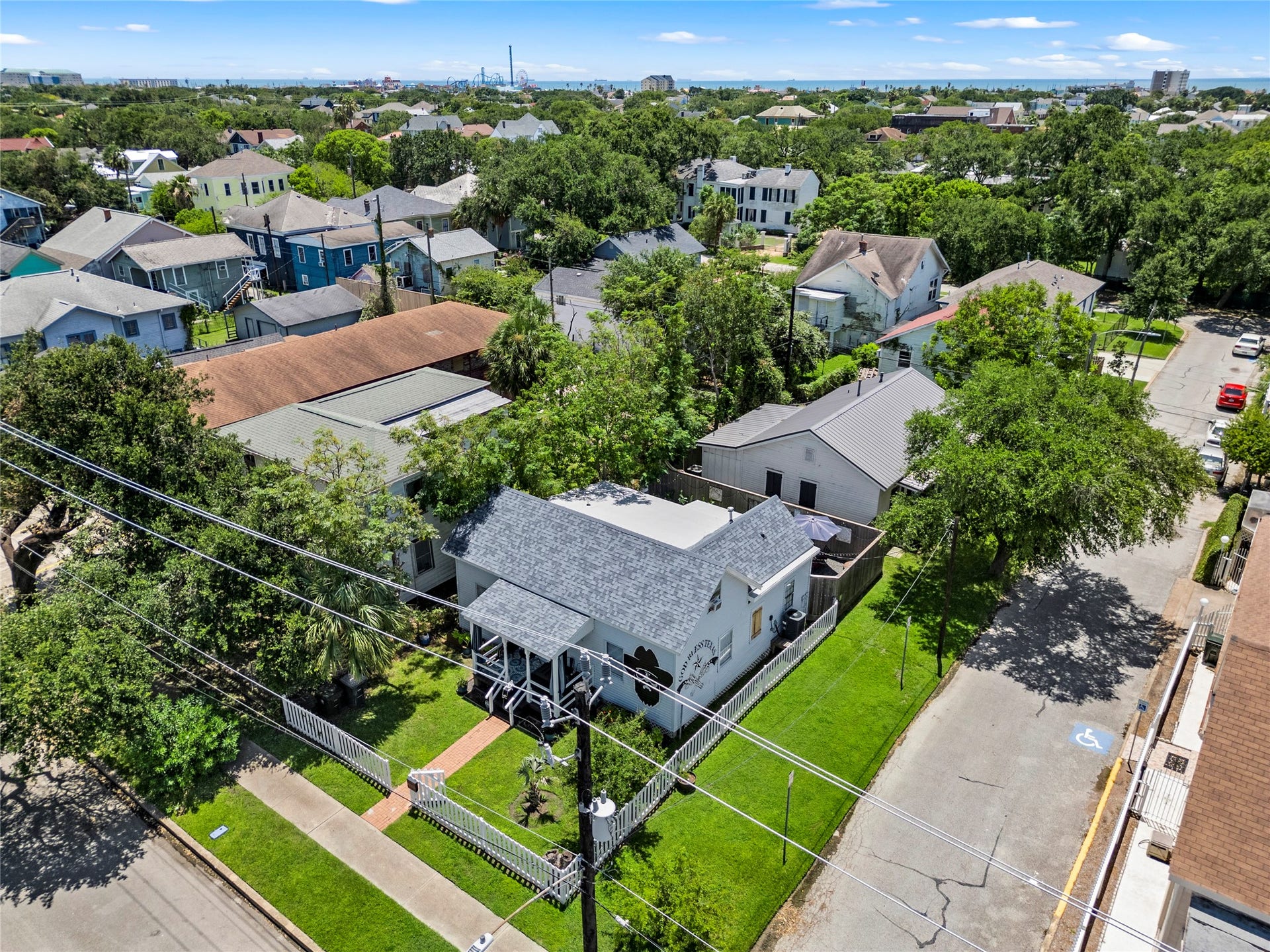 3327 Ursuline Street, Galveston, TX 77550 3327 Ursuline Street, Galveston, TX 77550