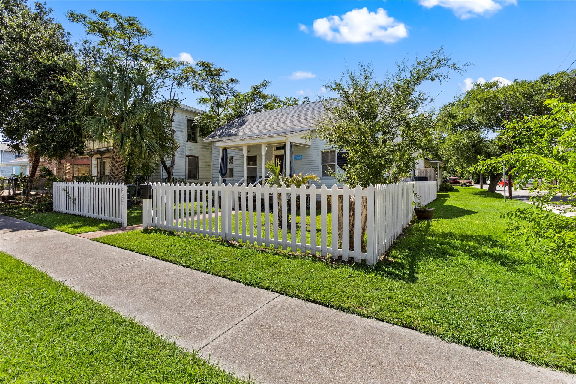 3327 Ursuline Street, Galveston, TX 77550 3327 Ursuline Street, Galveston, TX 77550