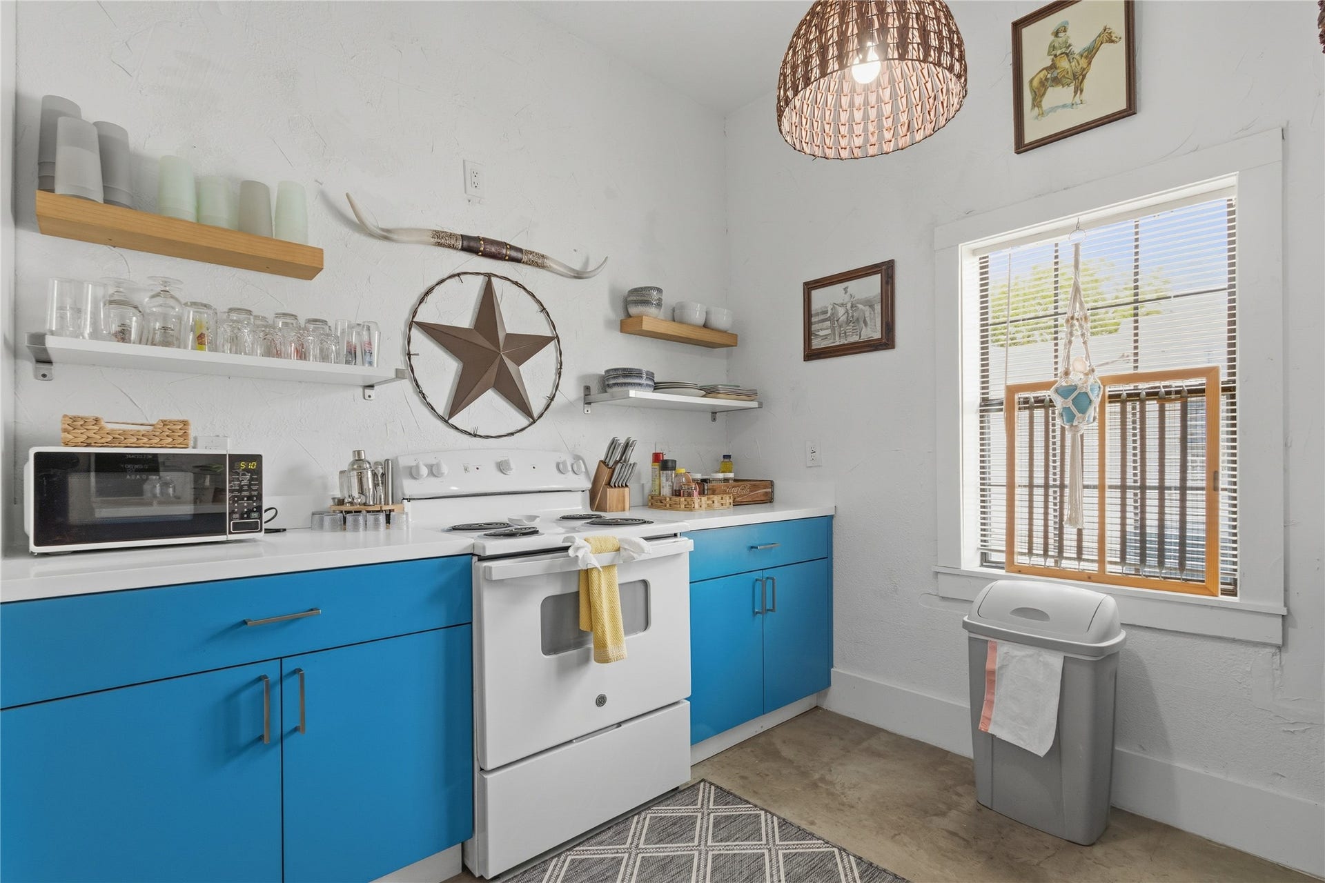 3327 Ursuline Street, Galveston, TX 77550 3327 Ursuline Street, Galveston, TX 77550