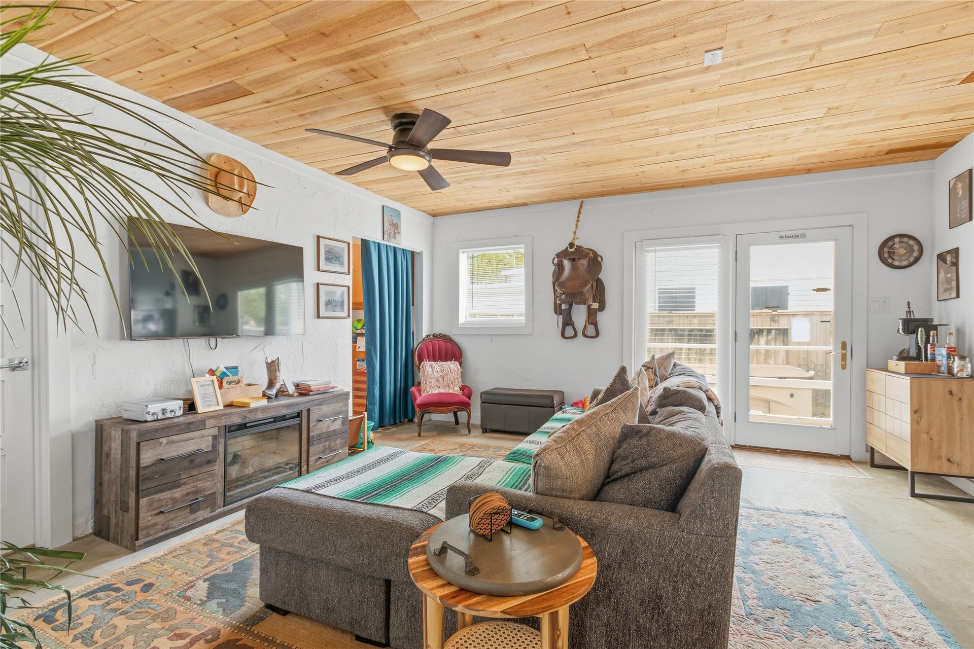 3327 Ursuline Street, Galveston, TX 77550 3327 Ursuline Street, Galveston, TX 77550