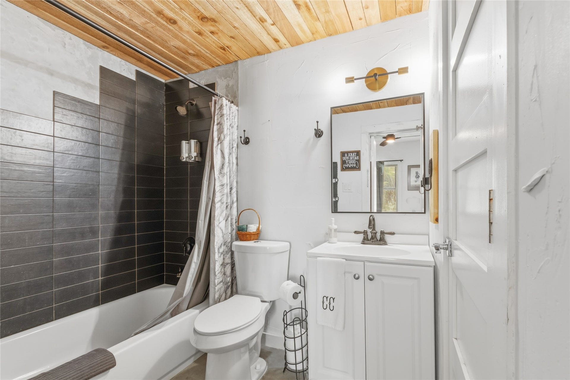 3327 Ursuline Street, Galveston, TX 77550 3327 Ursuline Street, Galveston, TX 77550