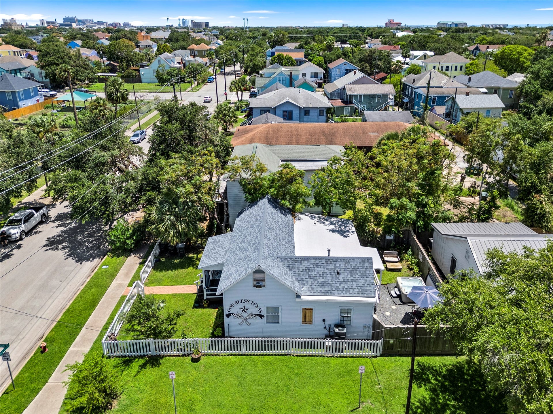 3327 Ursuline Street, Galveston, TX 77550 3327 Ursuline Street, Galveston, TX 77550