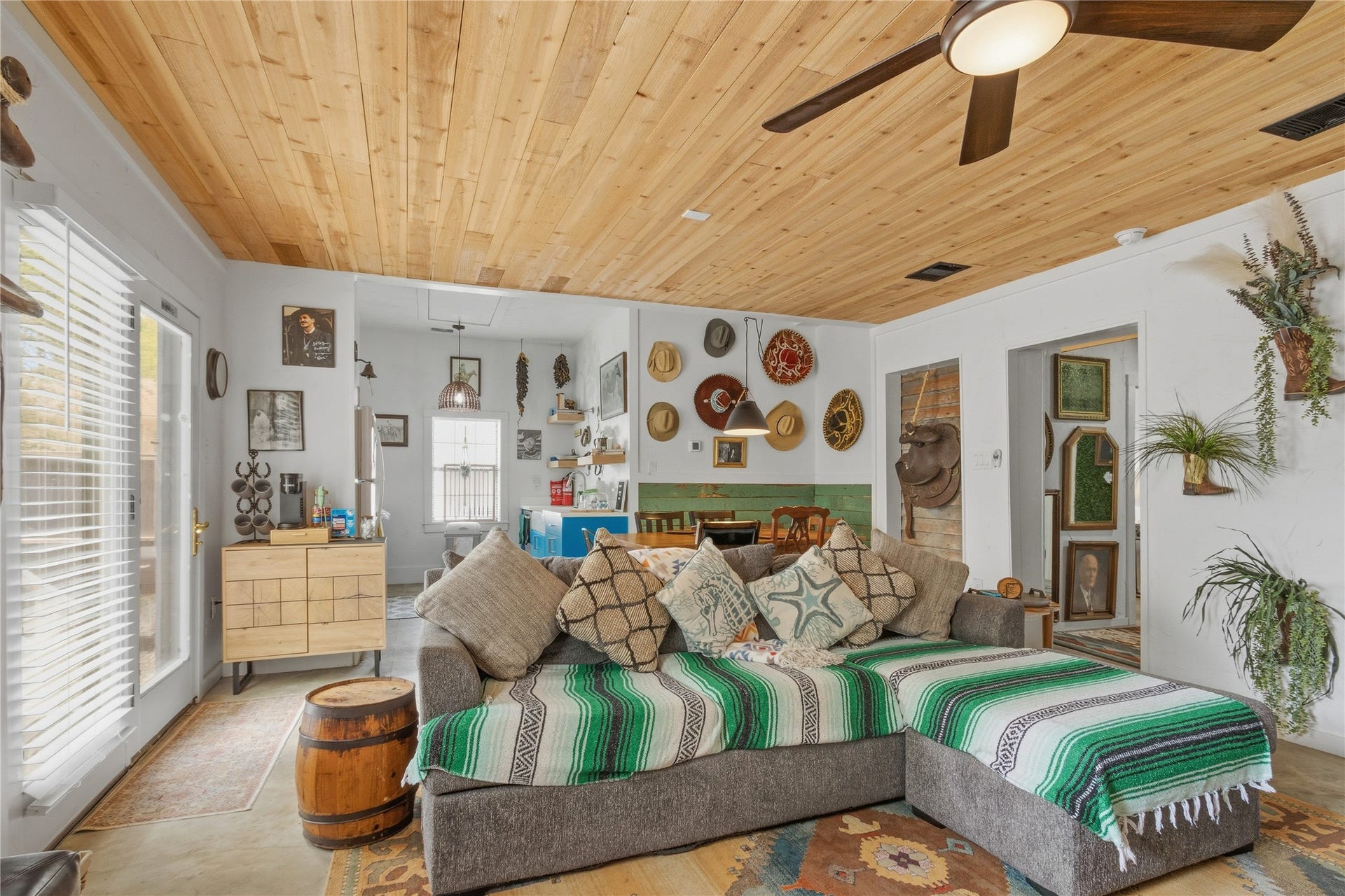 3327 Ursuline Street, Galveston, TX 77550 3327 Ursuline Street, Galveston, TX 77550