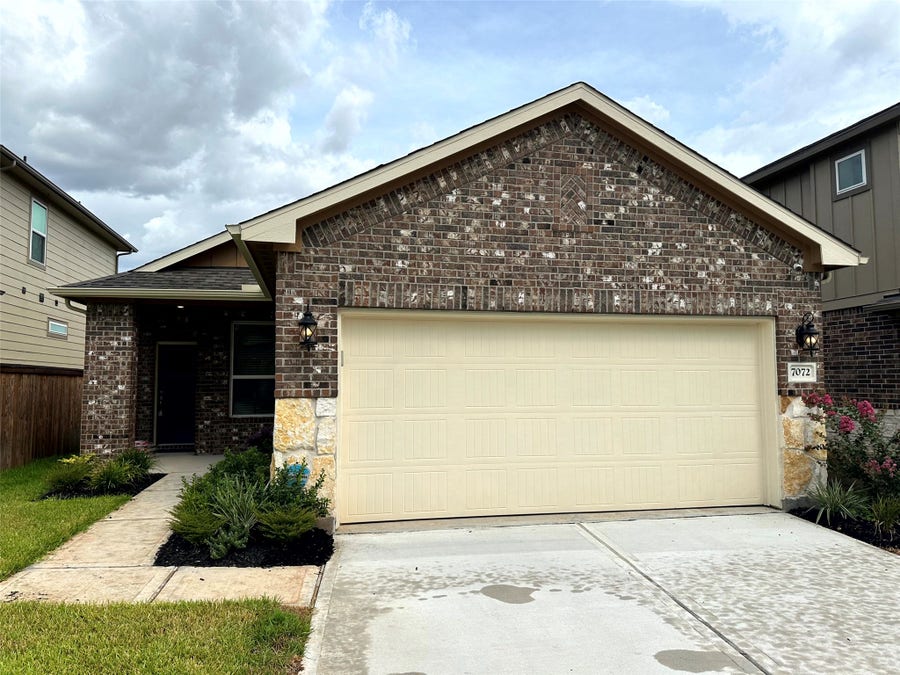 Property photo for 7072 Silverleaf Oak Street, Conroe, TX