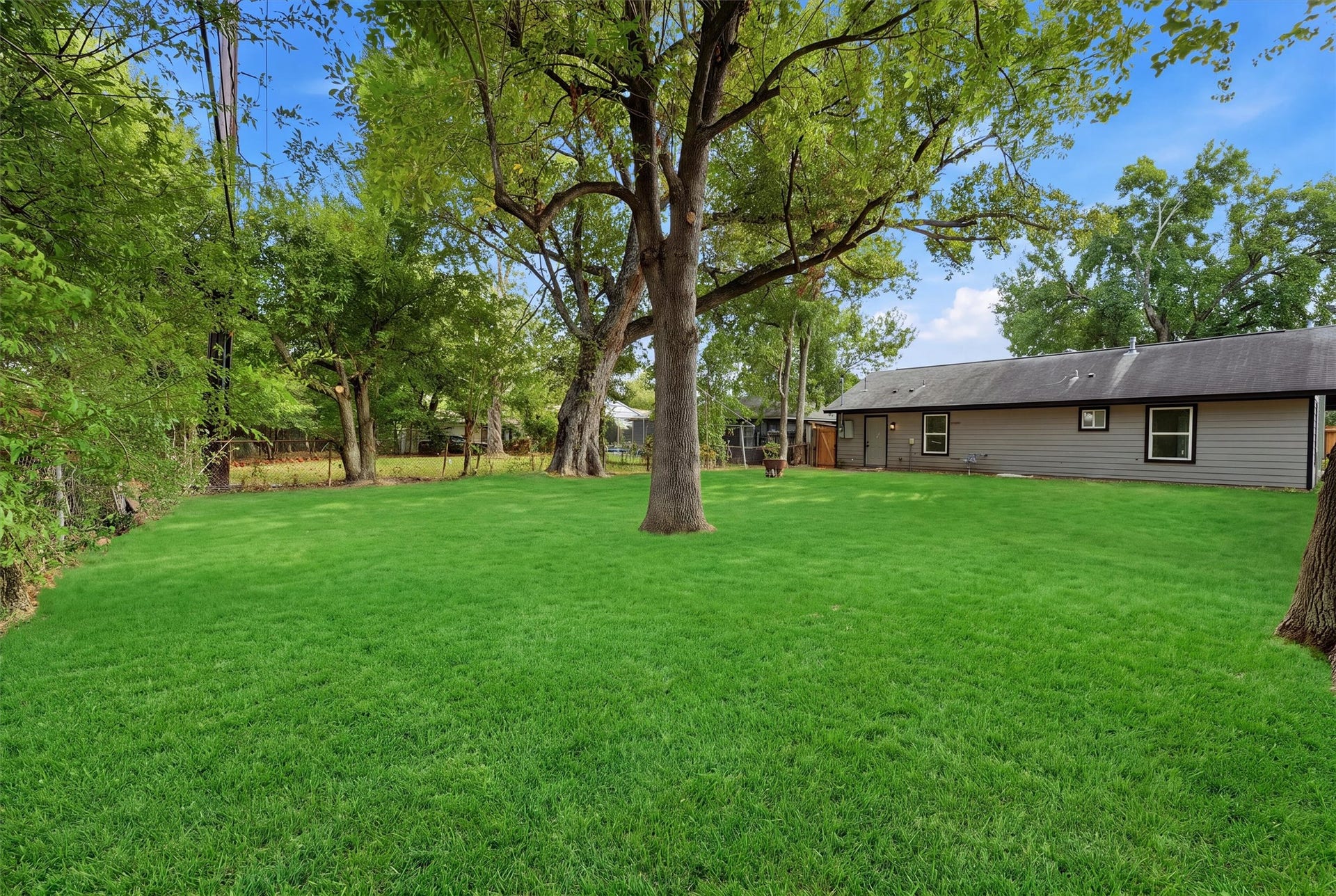 7802 Darnay Drive, Houston, TX 77033