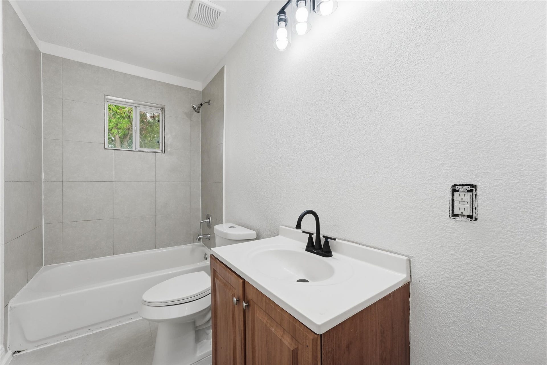 7802 Darnay Drive, Houston, TX 77033