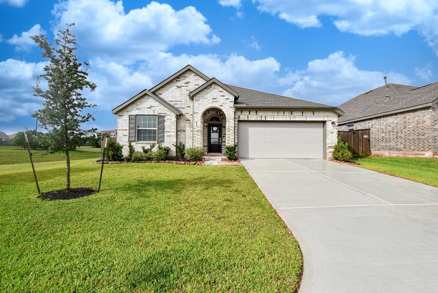 Property photo for 326 Stablebrook Street, Magnolia, TX
