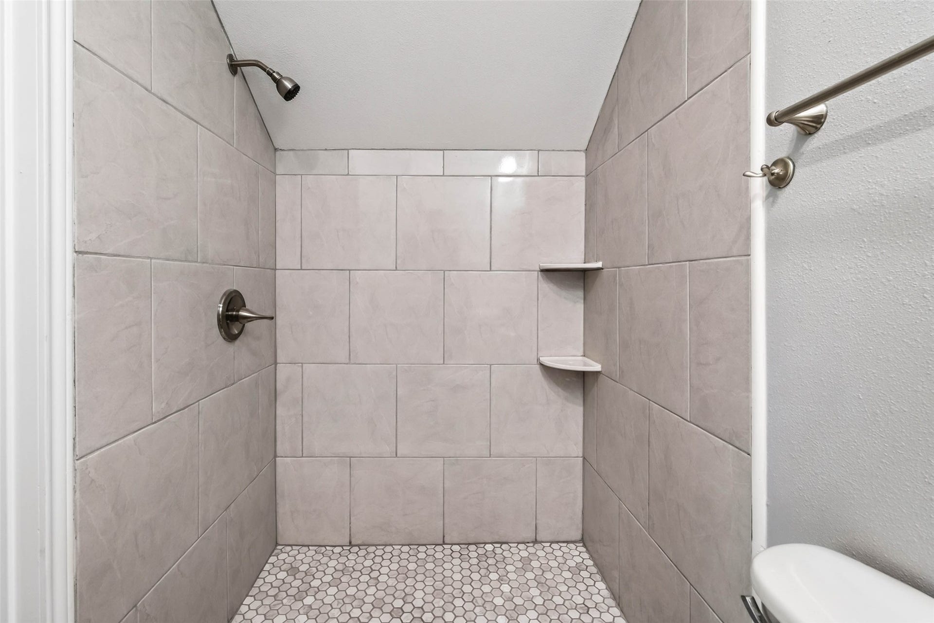 1240 Ross Street, La Marque, TX 77568 Second Bathroom Shower