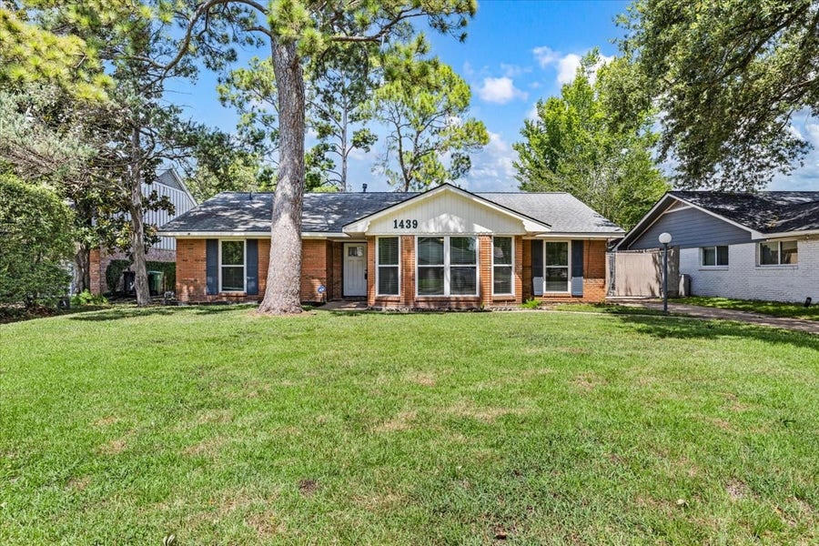 Property photo for 1439 Shadow Bend Drive, Houston, TX