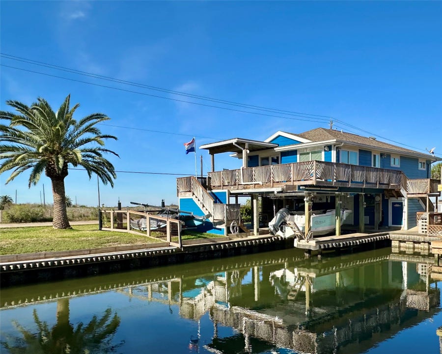 Property photo for 16719 Tahiti Way, Jamaica Beach, TX