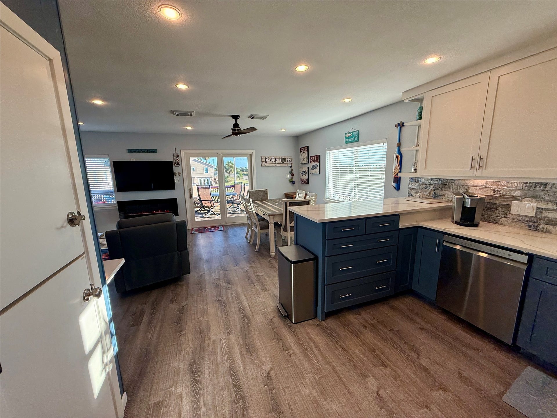 16719 Tahiti Way, Jamaica Beach, TX 77554 16719 Tahiti Way, Jamaica Beach, TX 77554