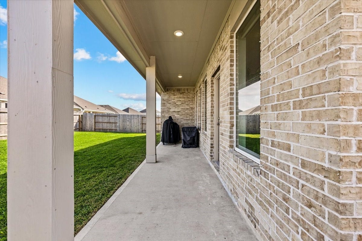 2816 Golden Isle Drive, Texas City, TX 77568 2816 Golden Isle Drive, Texas City, TX 77568