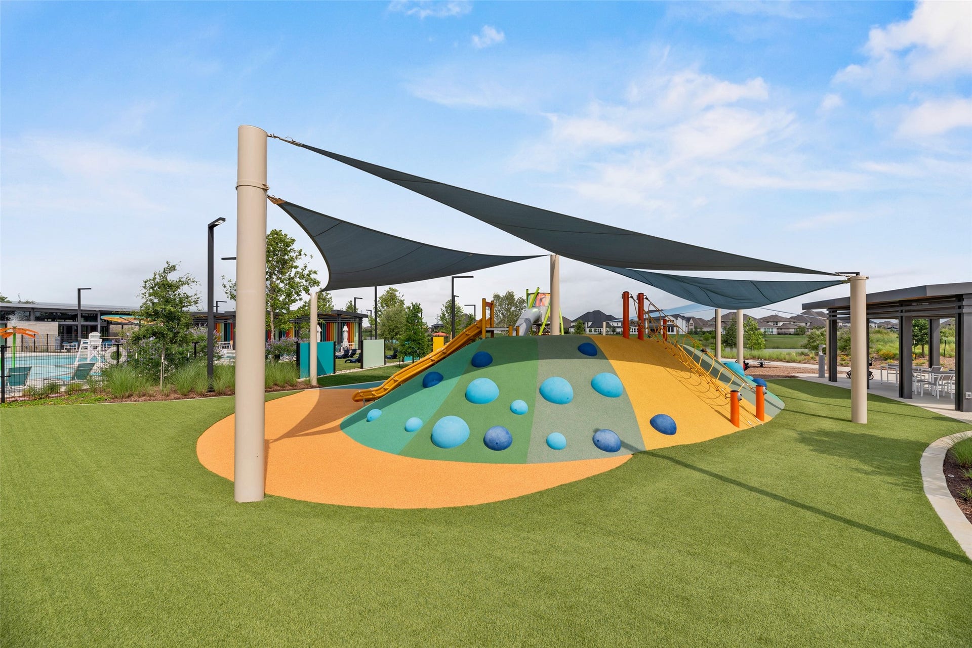 With multiple unique pools and parks, this neighborhood is bursting with lots of fun outdoor activities.