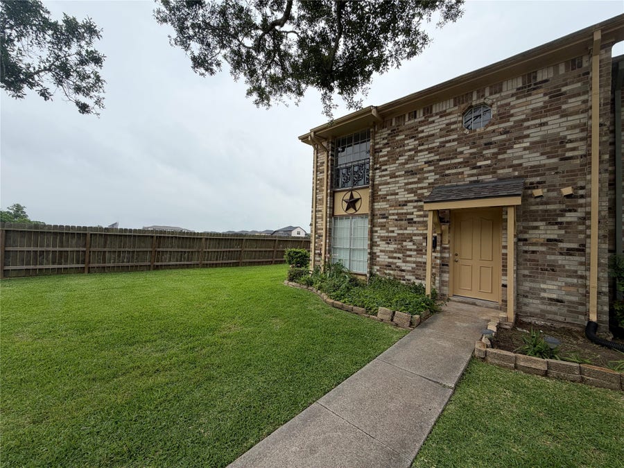 Property photo for 1524 Poplar Cove Street, La Porte, TX