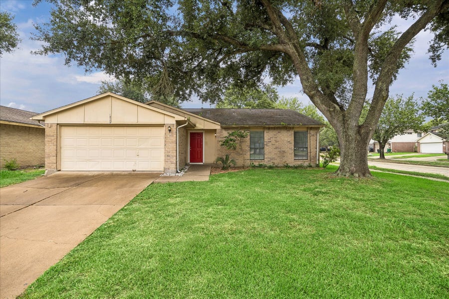 Property photo for 15627 Summer Briar Court, Missouri City, TX