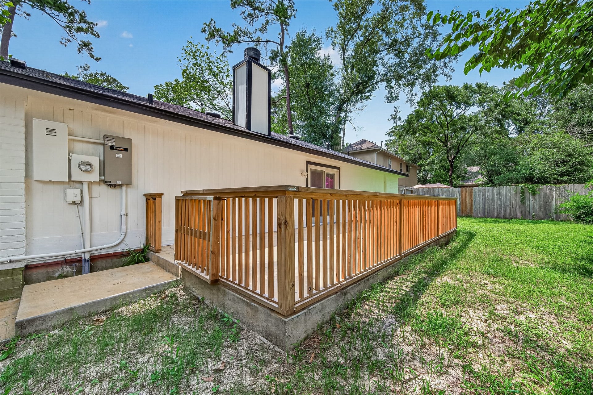 8 N Brook Pebble Court, The Woodlands, TX 77380