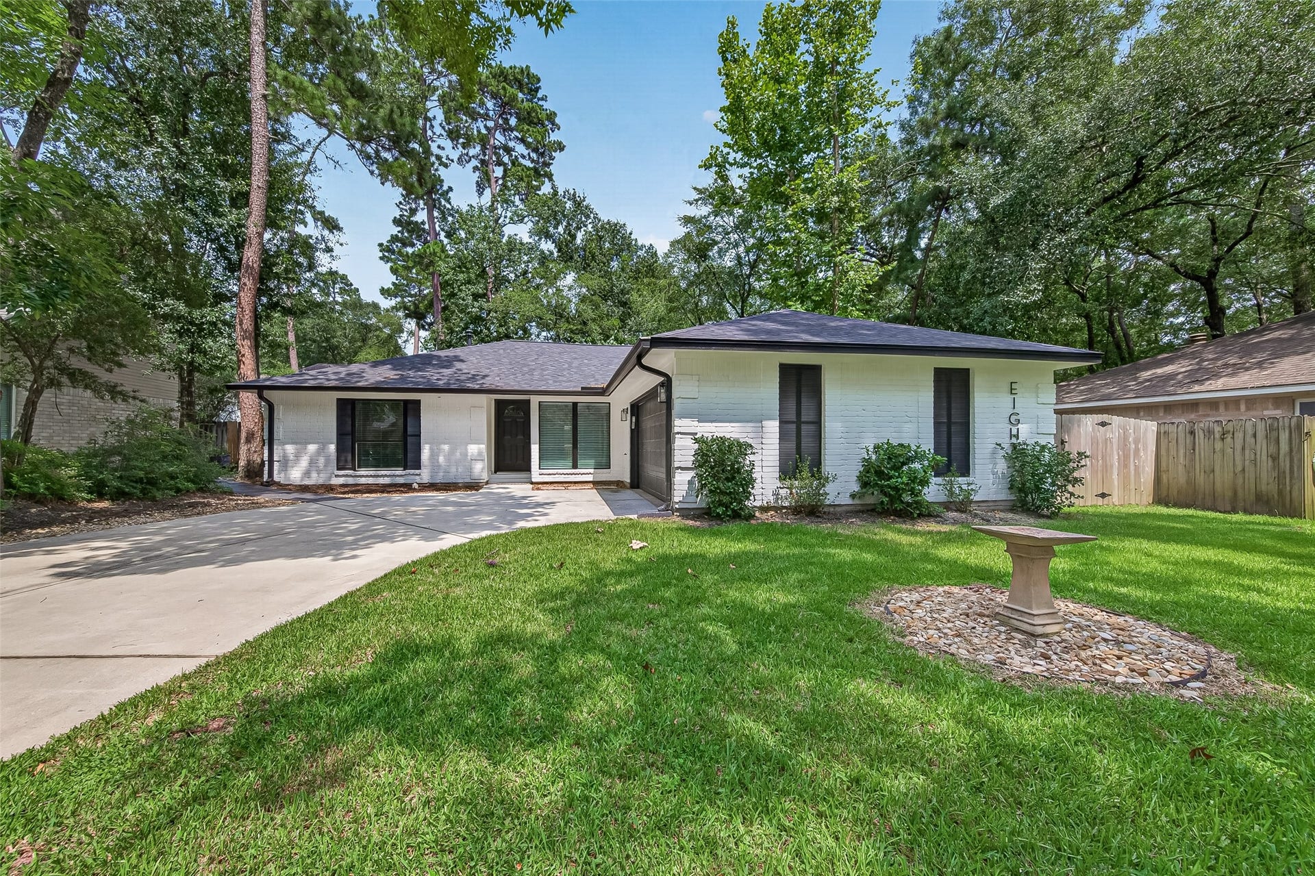 8 N Brook Pebble Court, The Woodlands, TX 77380