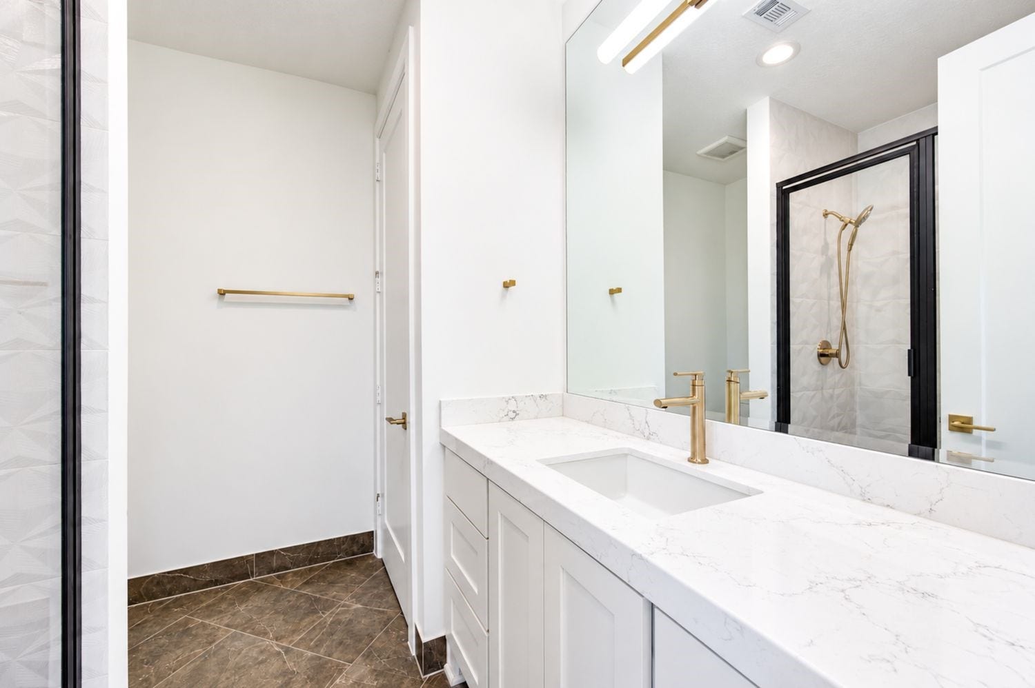 2219 Camden Creek Lane, Houston, TX 77077