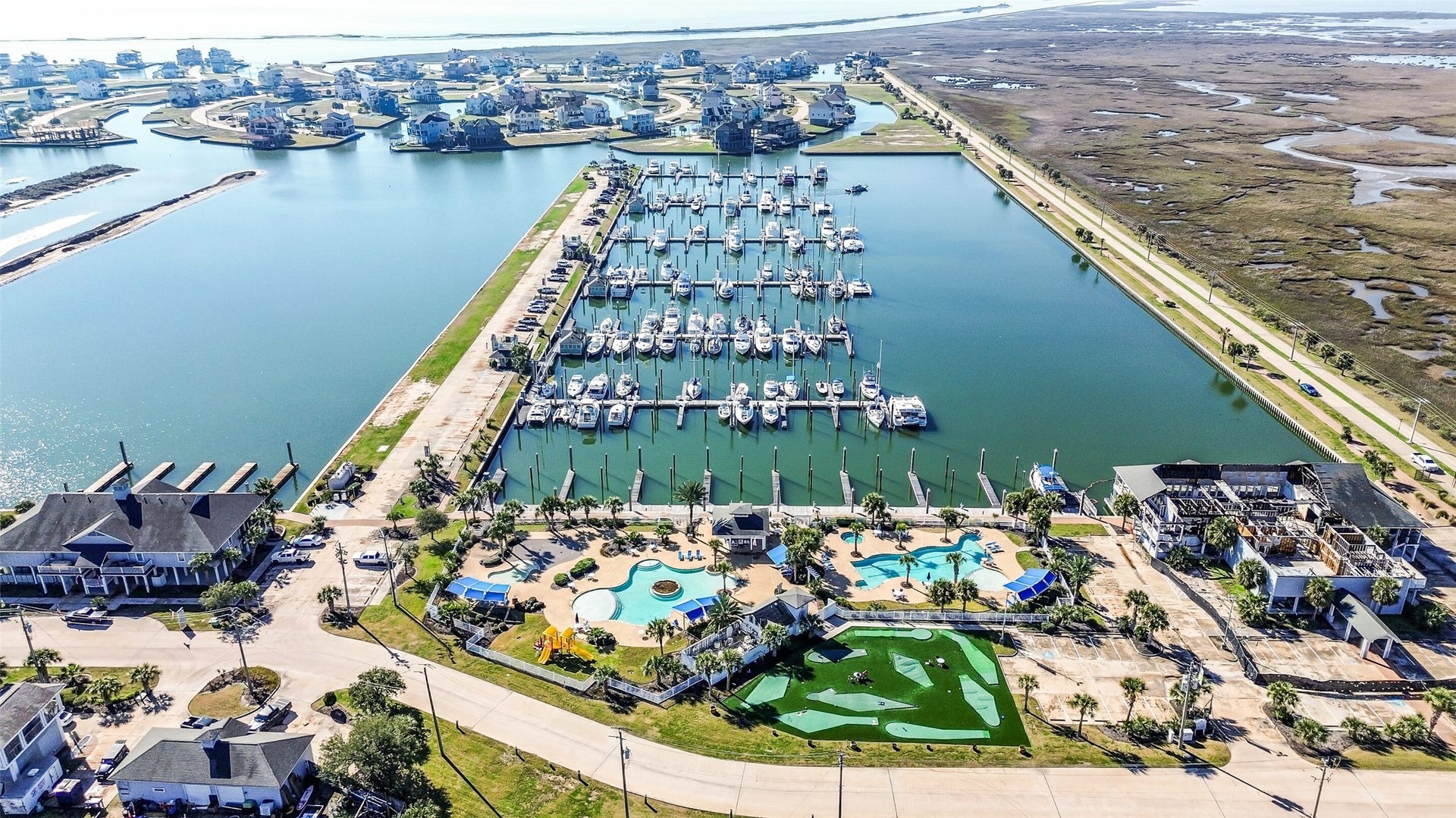 30 Long Key, Hitchcock, TX 77563 30 Long Key, Hitchcock, TX 77563