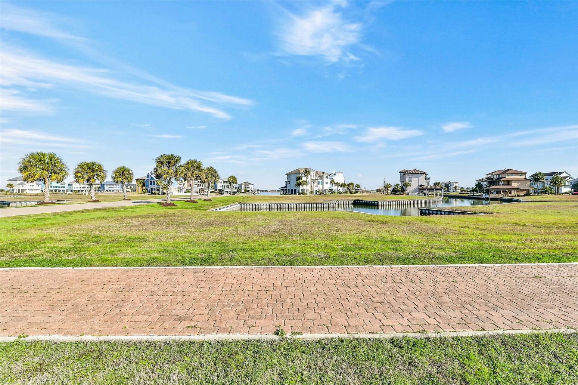 30 Long Key, Hitchcock, TX 77563 30 Long Key, Hitchcock, TX 77563