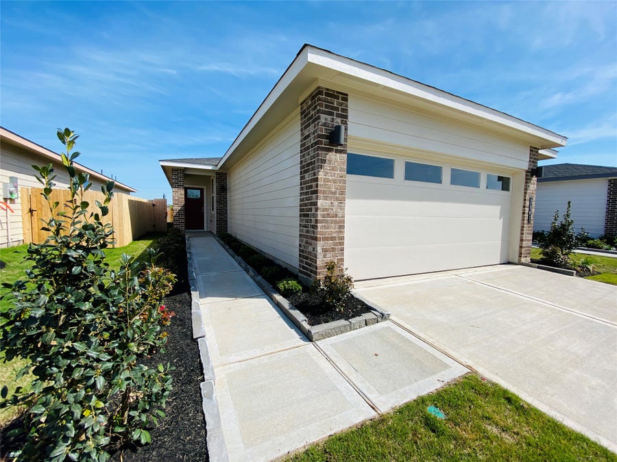 Property photo for 2811 Chancery Summit Court, Houston, TX