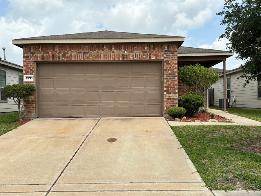 Property photo for 2711 Skyview Long Drive, Houston, TX