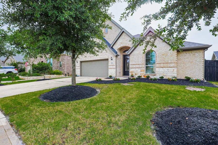 Property photo for 3806 Lake Falls Drive, Fulshear, TX