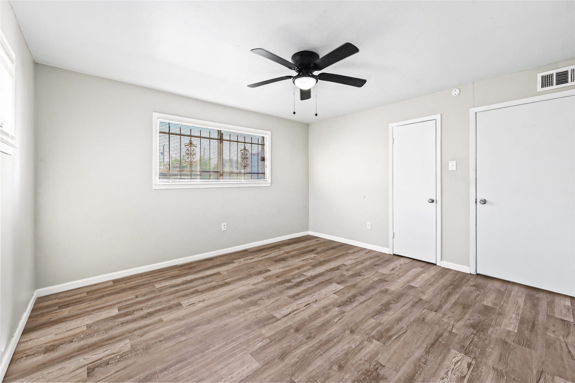 8001 South Loop E, #115, Houston, TX 77012 Primary Bedroom