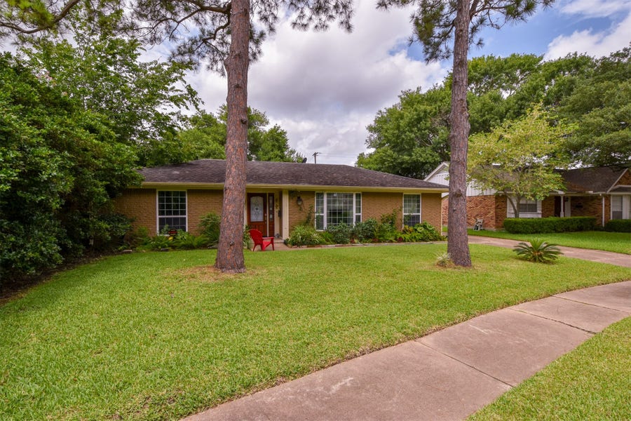 Property photo for 9030 Quebec Drive, Houston, TX