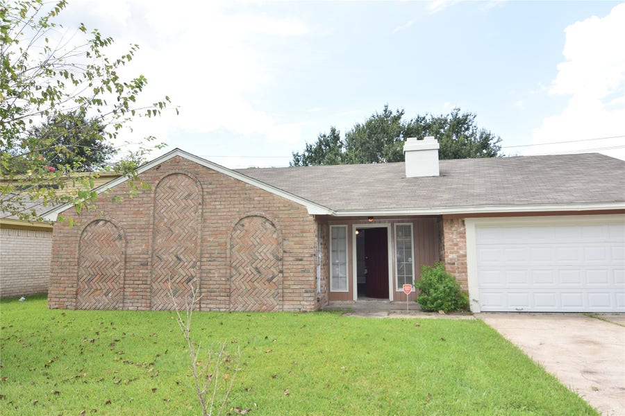Property photo for 1374 Gentle Bend Drive, Missouri City, TX
