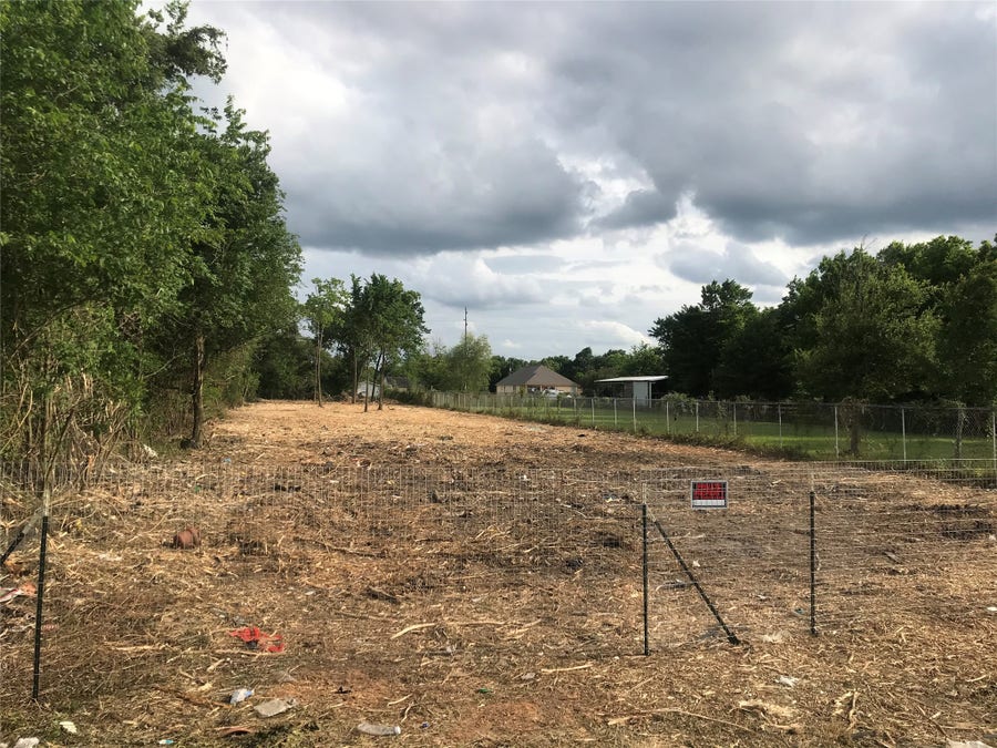Property photo for 730 N Pine Road, Arcola, TX