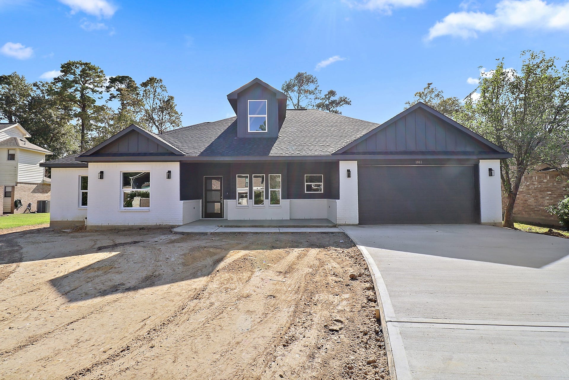 1811 Round Wind Trail, Crosby, TX 77532 Front view of home