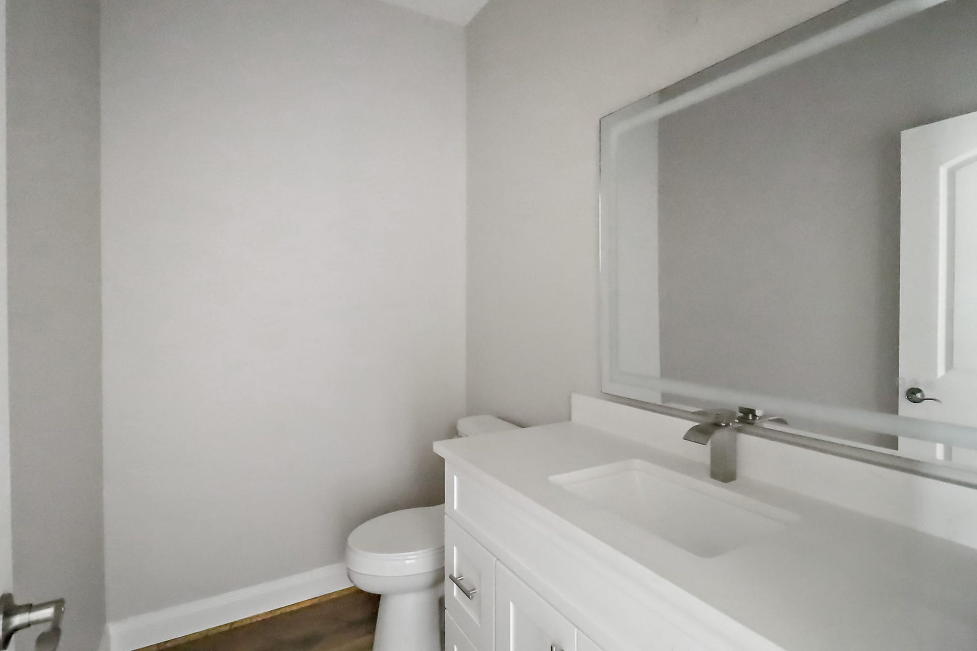 1811 Round Wind Trail, Crosby, TX 77532 Bathroom