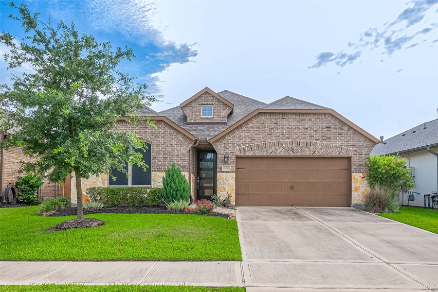 Property photo for 22092 Volante Drive, Spring, TX