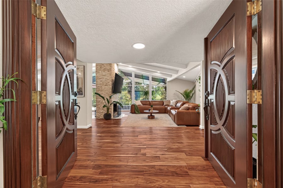 Property photo for 514 S Shadowbend Avenue, Friendswood, TX