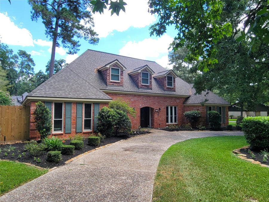 Property photo for 630 Stonewall Jackson Drive, Conroe, TX