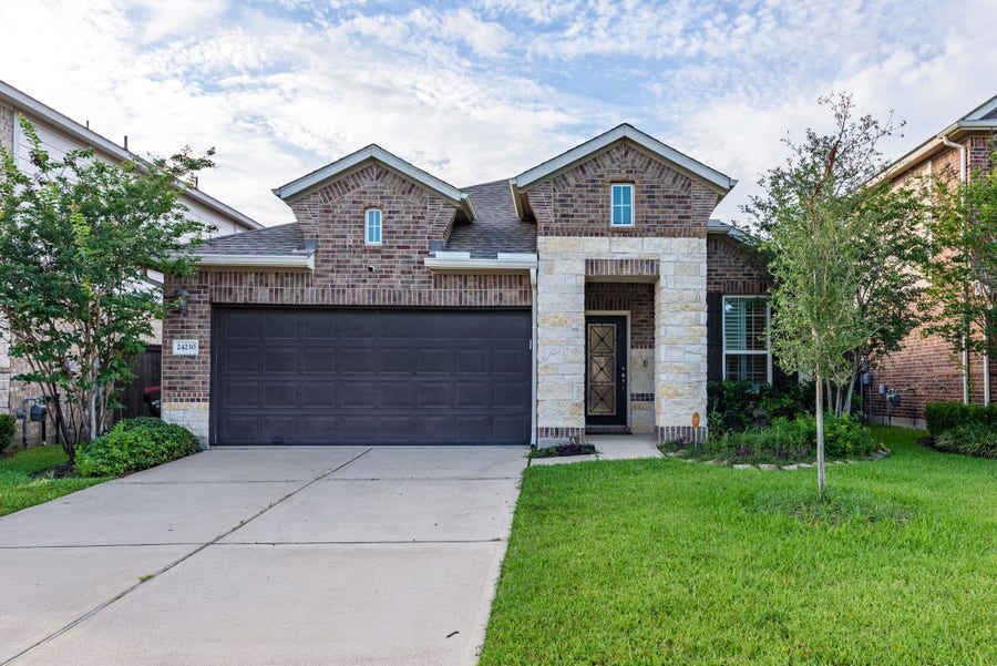 Property photo for 24230 Prairie Glen Lane, Katy, TX