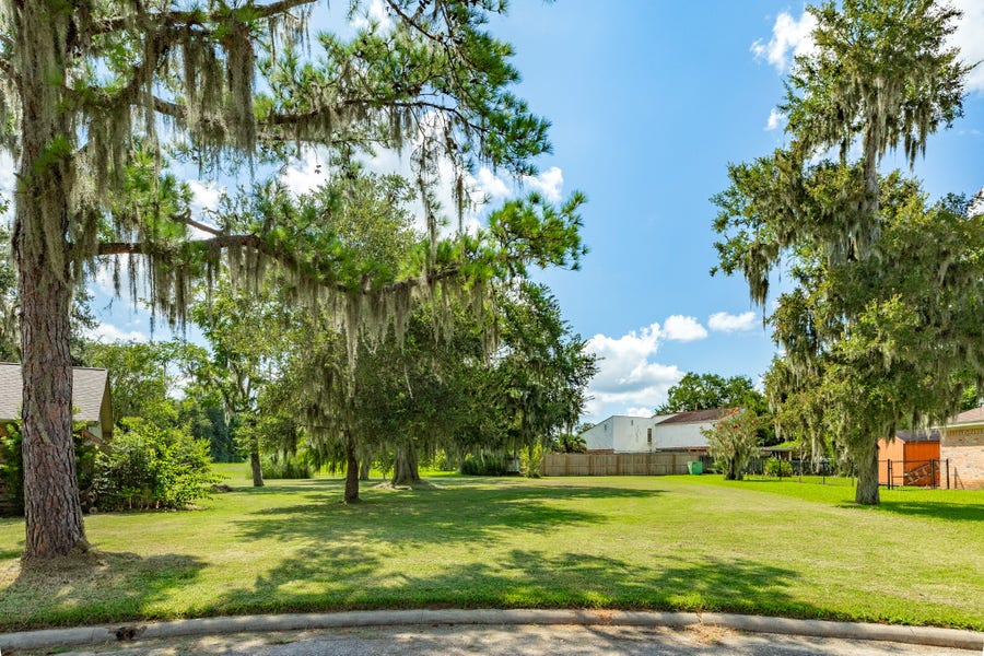 Property photo for 13 Seminole Lane, West Columbia, TX