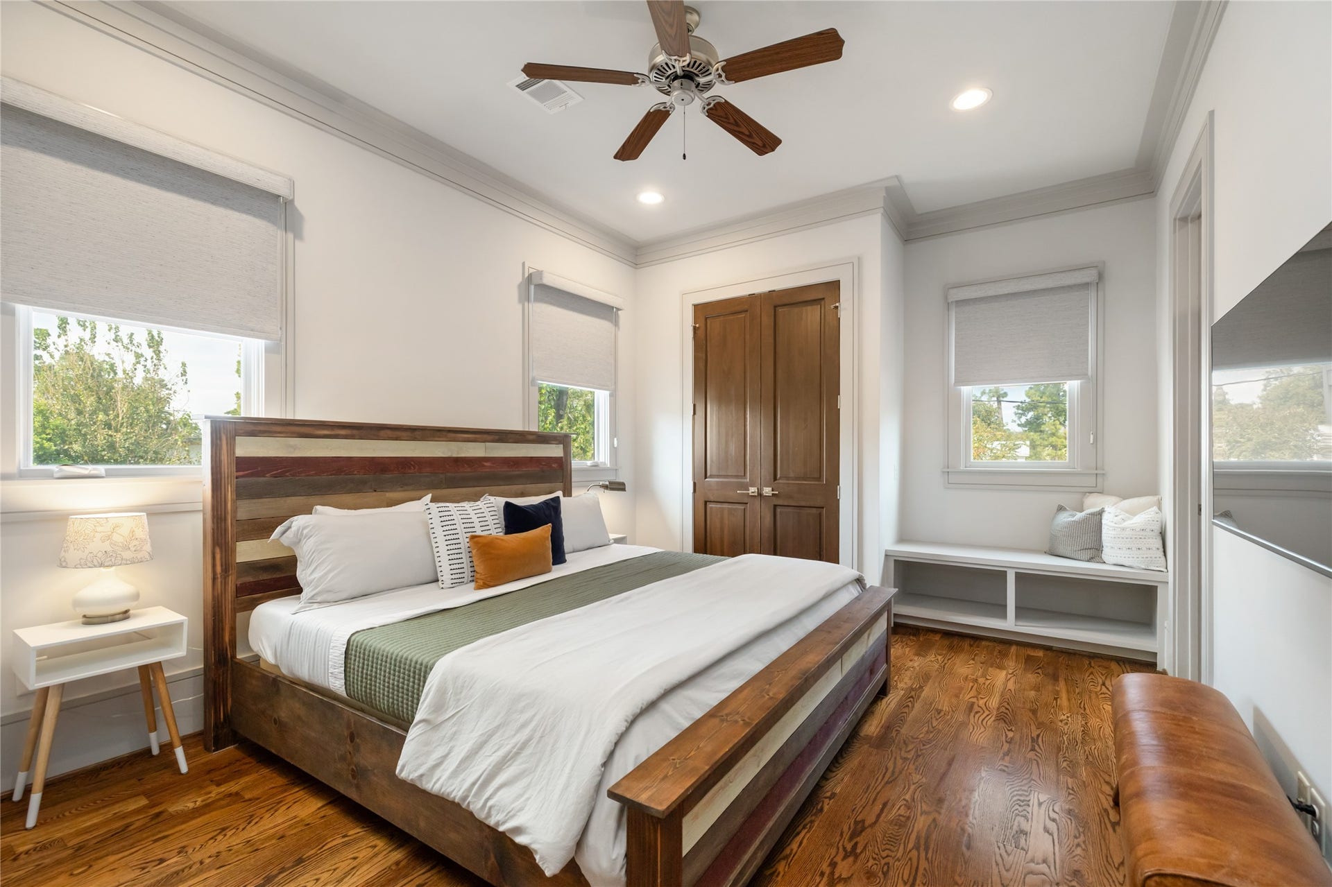 The third and fourth bedrooms share a bathroom