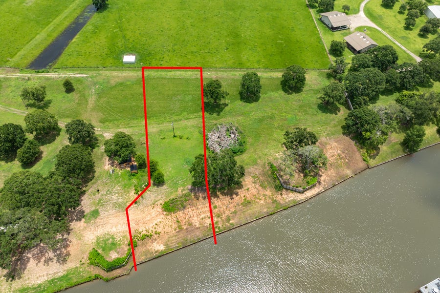 Property photo for 2 County Road 344, Sweeny, TX