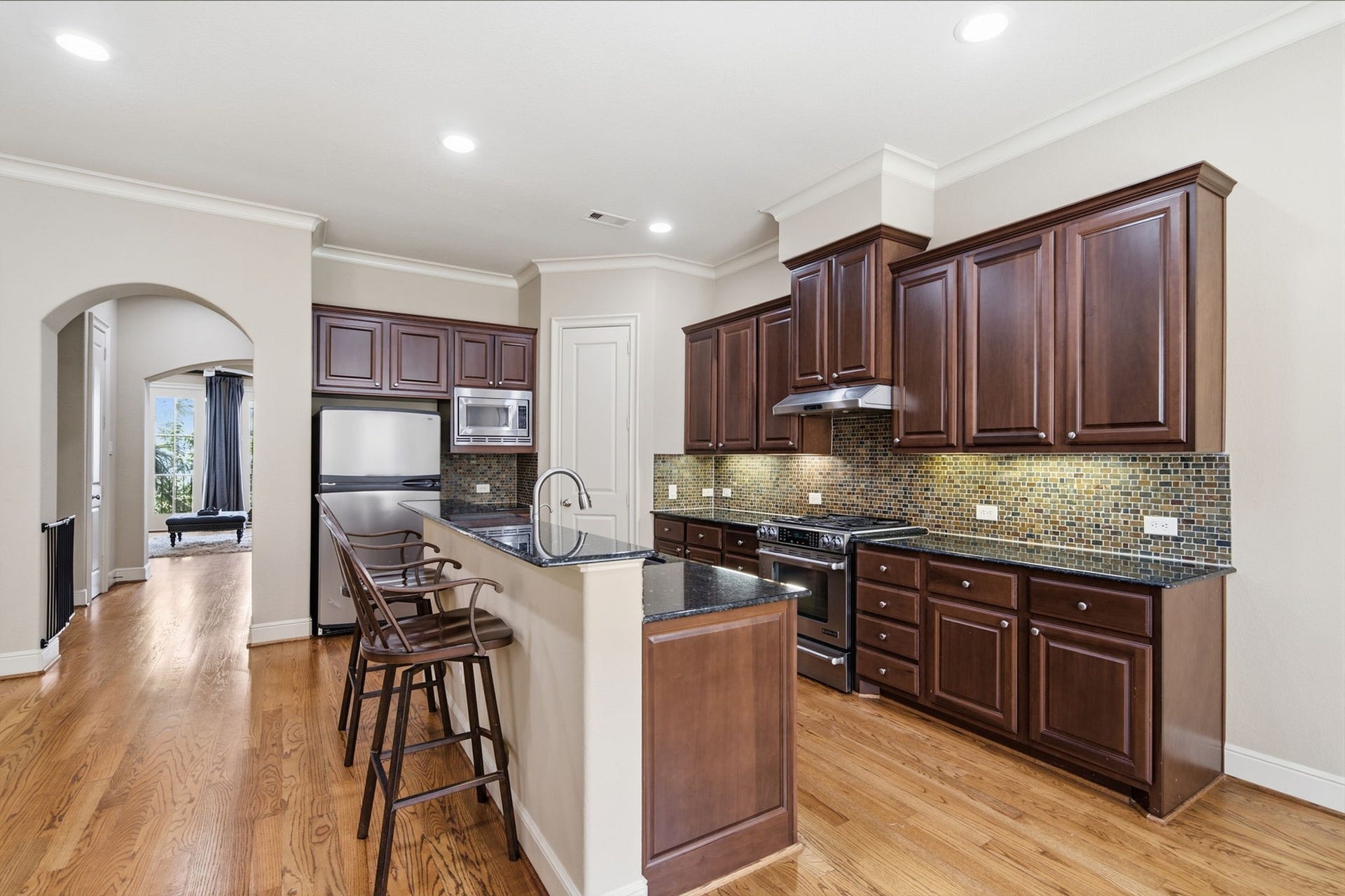 15 Laurelwood Drive, Houston, TX 77058 The kitchen is functional and stylish...