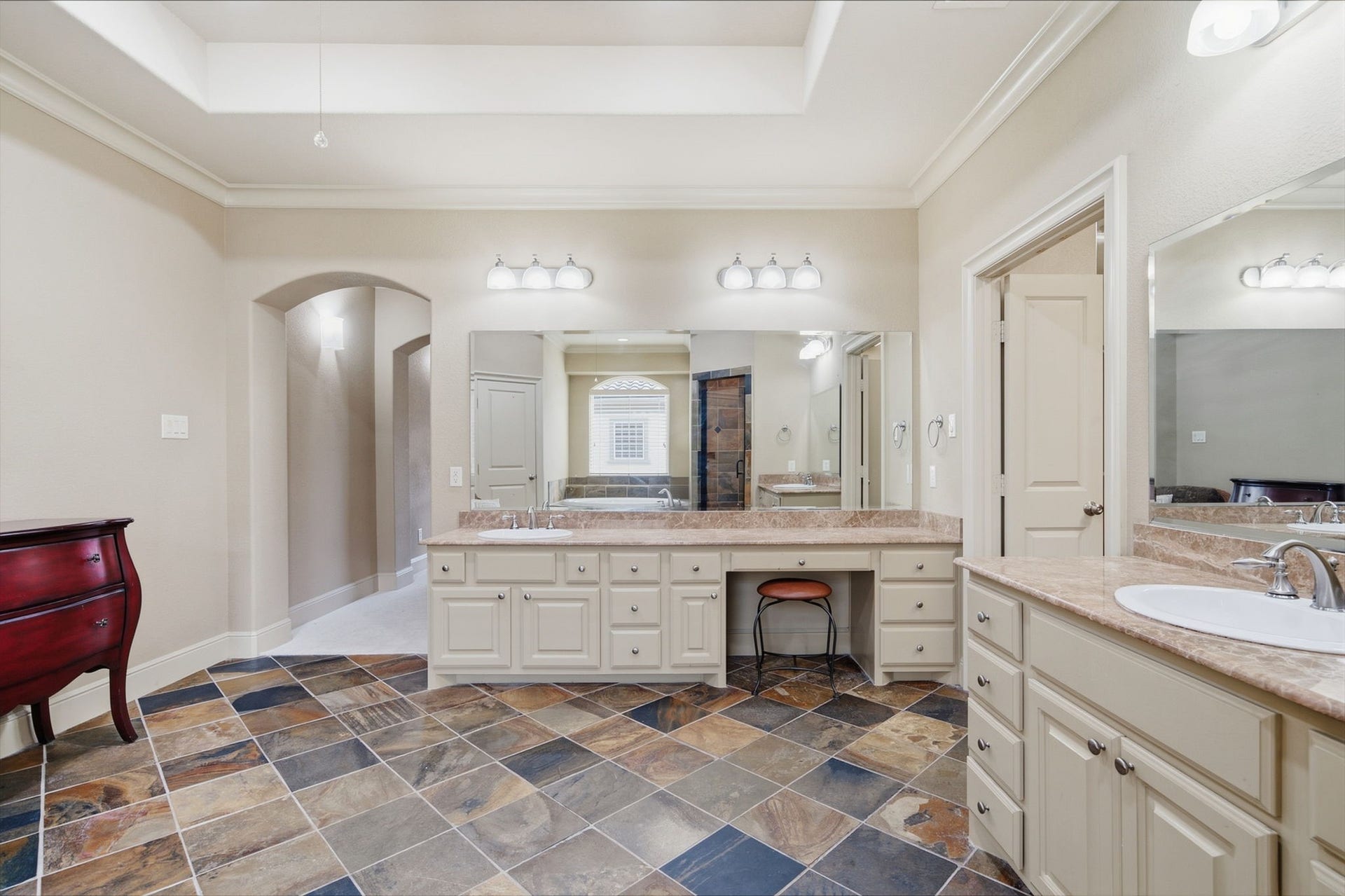 15 Laurelwood Drive, Houston, TX 77058 Dual vanities accommodate your lifestyle...