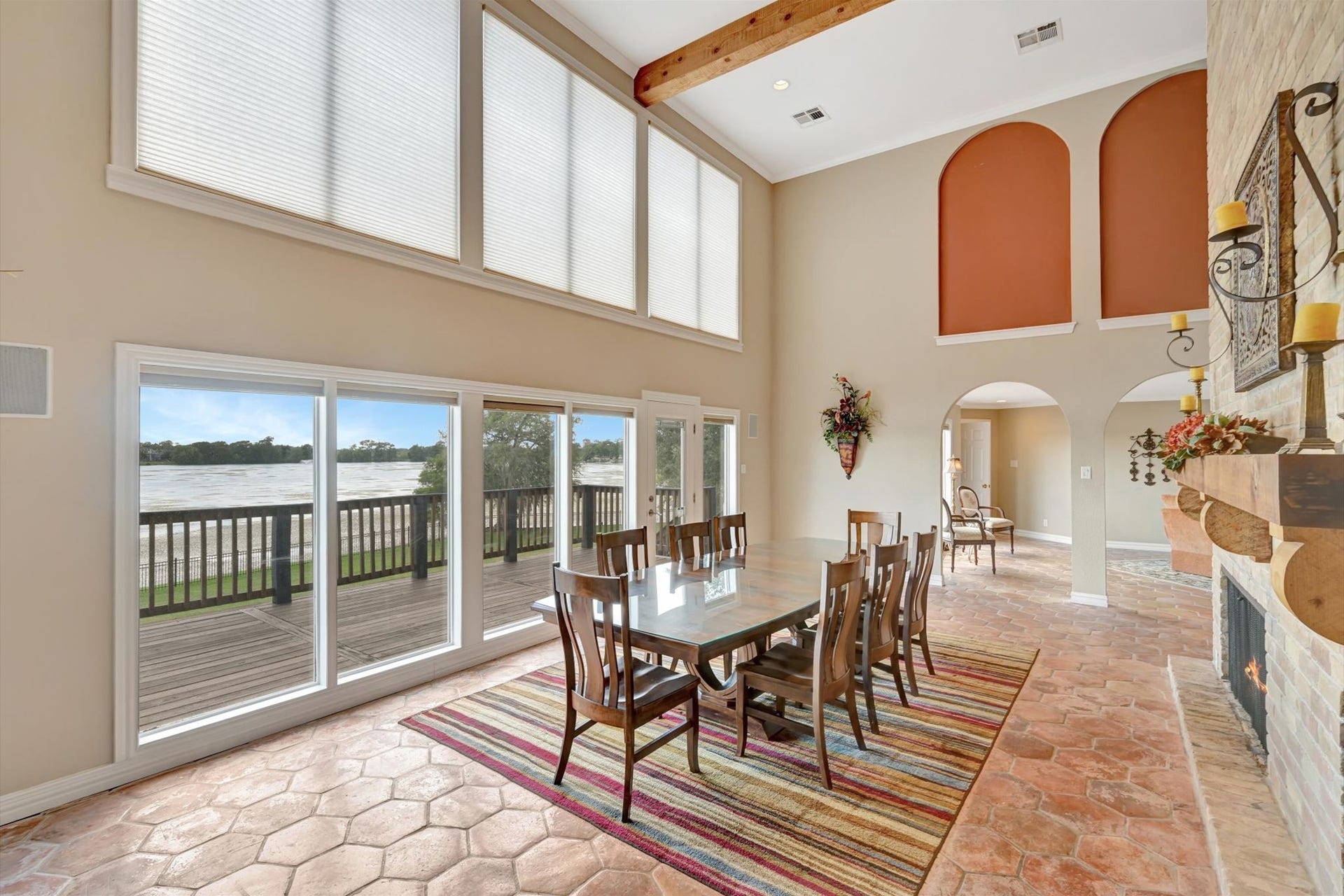 18718 Martinique Drive, Houston, TX 85310