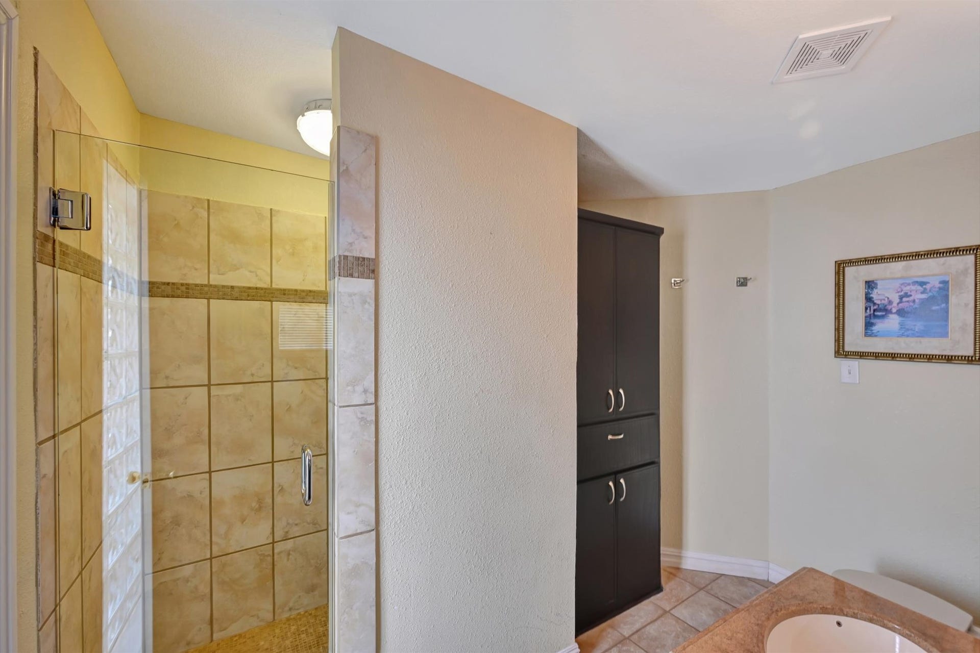 18718 Martinique Drive, Houston, TX 85310